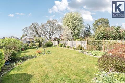 25 Walsingham Gardens, Epsom, KT19 0LS