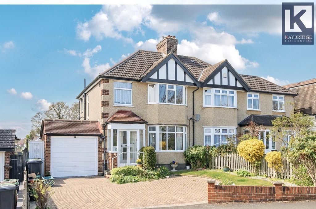 Walsingham Gardens, KT19 0 LS