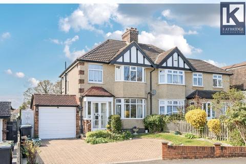 25 Walsingham Gardens, Epsom, KT19 0LS