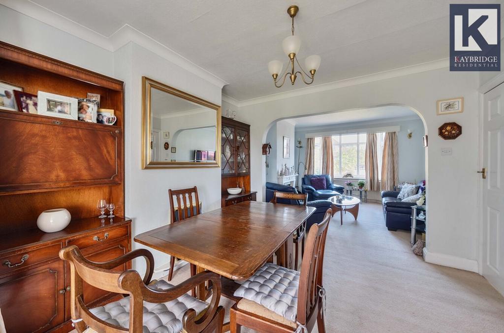 Walsingham Gardens, KT19 0 LS