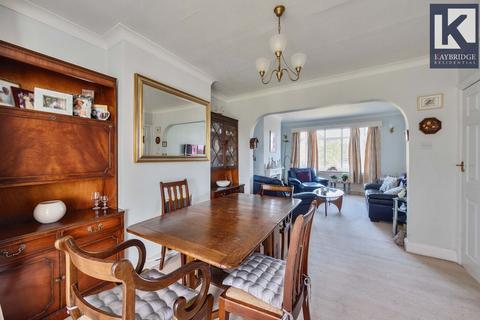 25 Walsingham Gardens, Epsom, KT19 0LS