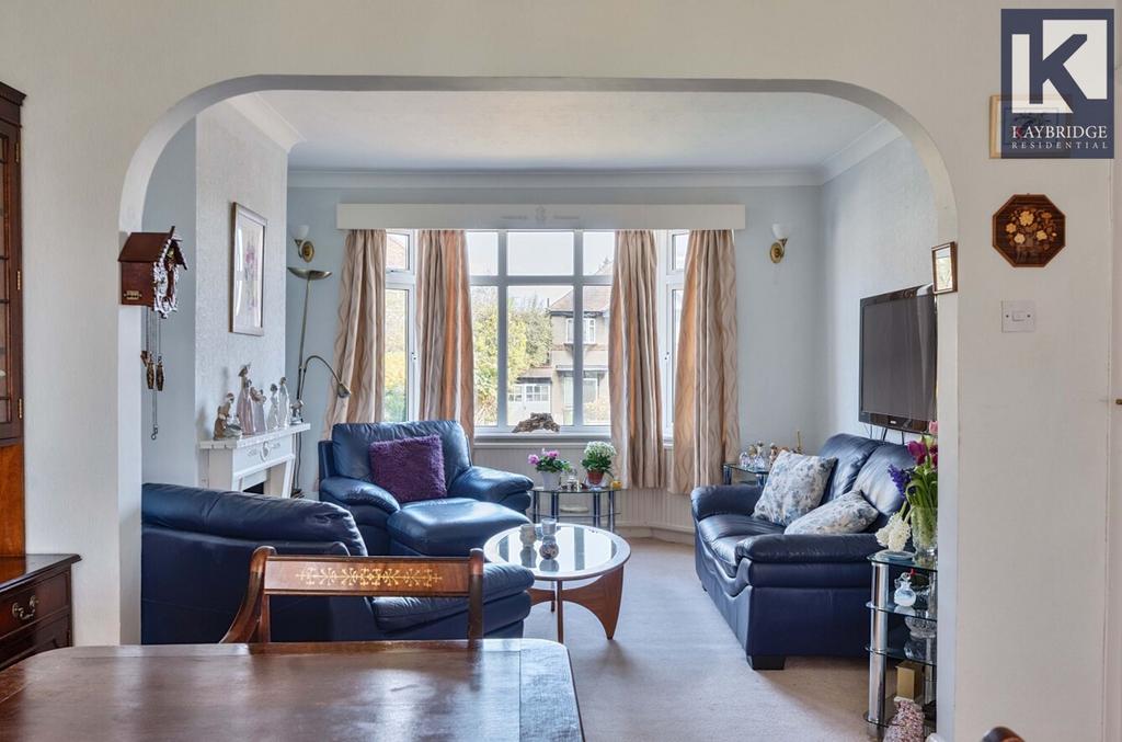 Walsingham Gardens, KT19 0 LS