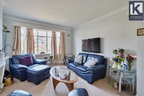 25 Walsingham Gardens, Epsom, KT19 0LS