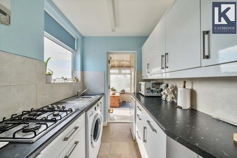 25 Walsingham Gardens, Epsom, KT19 0LS