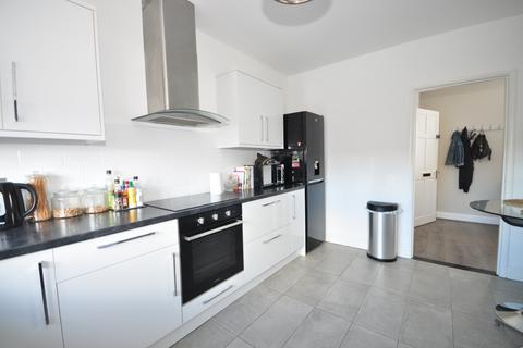 3 bedroom apartment to rent, AVAILABLE WITH NO DEPOSIT Havelock Road Southsea PO5