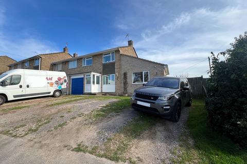 3 bedroom end of terrace house for sale, Oak Road, New Milton, Hampshire. BH25 5BD