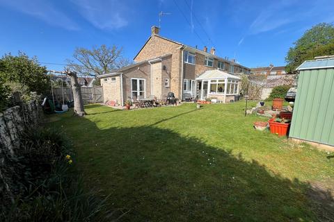 3 bedroom end of terrace house for sale, Oak Road, New Milton, Hampshire. BH25 5BD