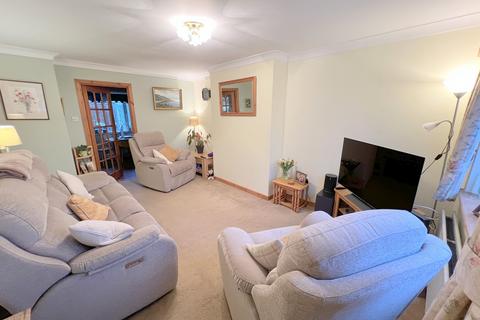 3 bedroom terraced house for sale, Oak Road, New Milton, Hampshire. BH25 5BD