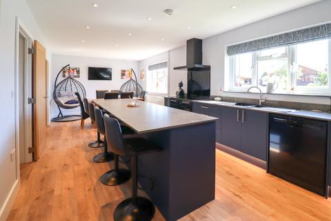 4 bedroom detached bungalow for sale, Wanton Lane, Terrington St. Clement, King's Lynn, Norfolk, PE34