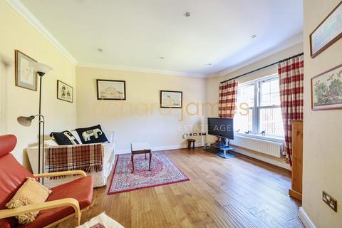 6 bedroom detached house for sale, Courtgate Close, Mill Hill, NW7