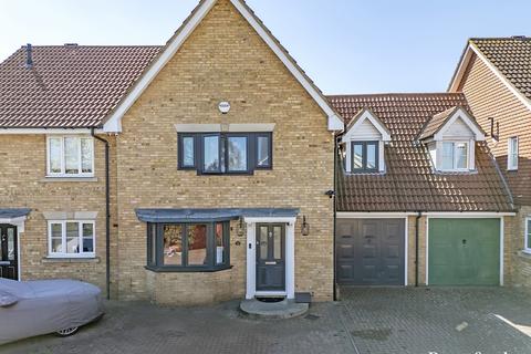 3 bedroom terraced house for sale, Holt Road, Romford, RM3