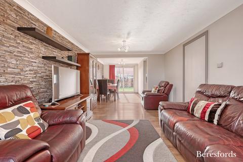 3 bedroom terraced house for sale, Holt Road, Romford, RM3