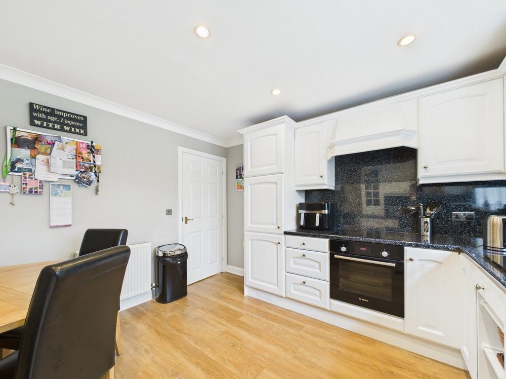 Kitchen/Dining Area