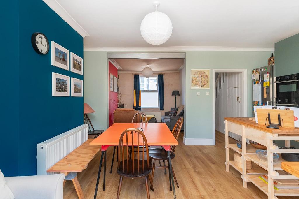 1 H9 SBH - Kitchen Diner B.jpg