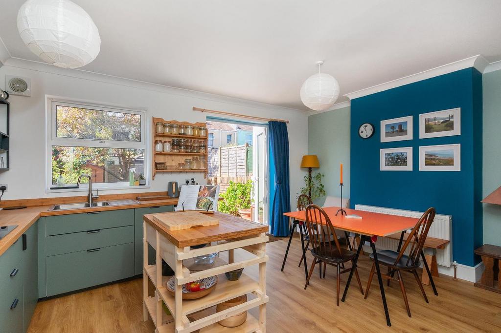 1 H9 SBH - Kitchen Diner C.jpg