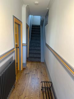 1 bedroom end of terrace house to rent, Belton Street, Huddersfield, HD5