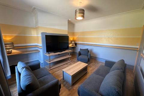 1 bedroom end of terrace house to rent, Belton Street, Huddersfield, HD5