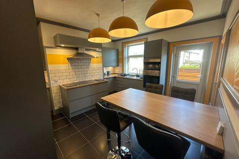 1 bedroom end of terrace house to rent, Belton Street, Huddersfield, HD5