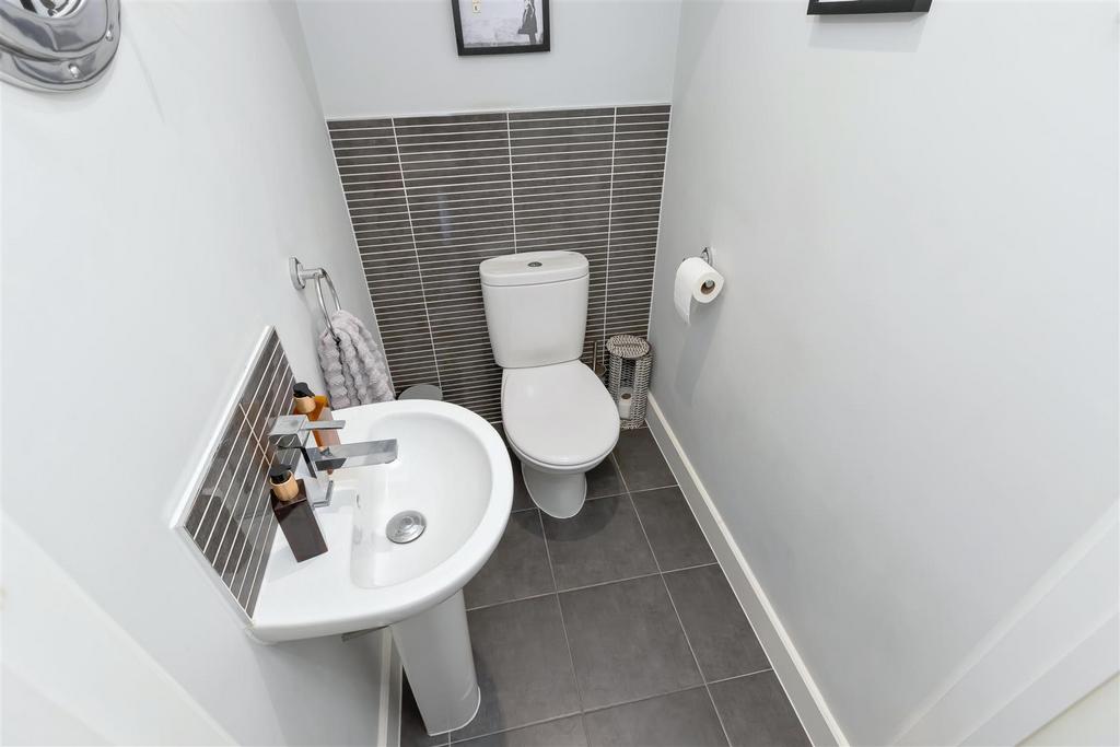 Weald Place 8.jpg