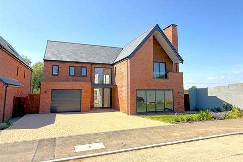 4 bedroom detached house for sale, Meadows Lane, Hose