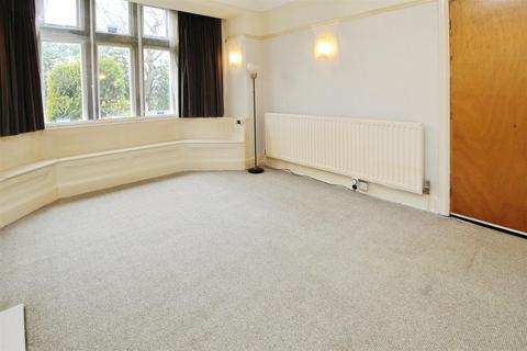 73 Necropolis Road, Bradford, BD7 2PS