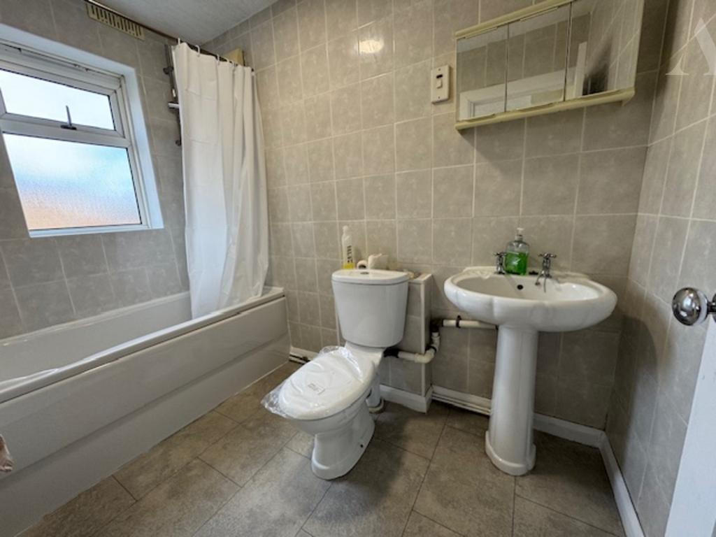 117 Audley Road bathroom