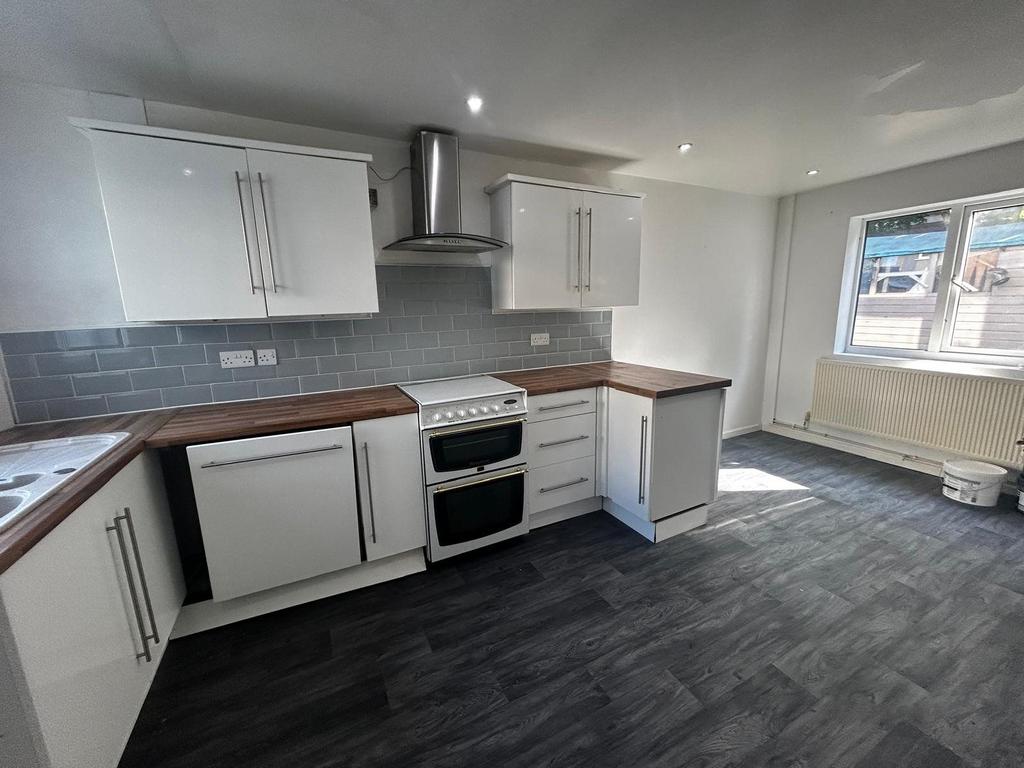 Kitchen 4
