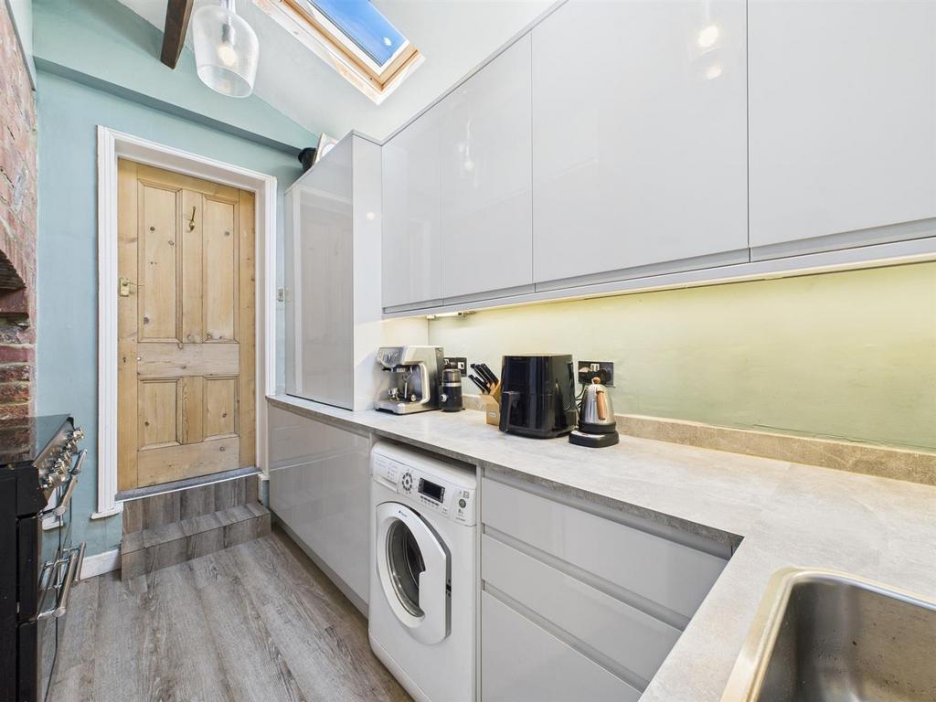 Kitchen 4.jpg
