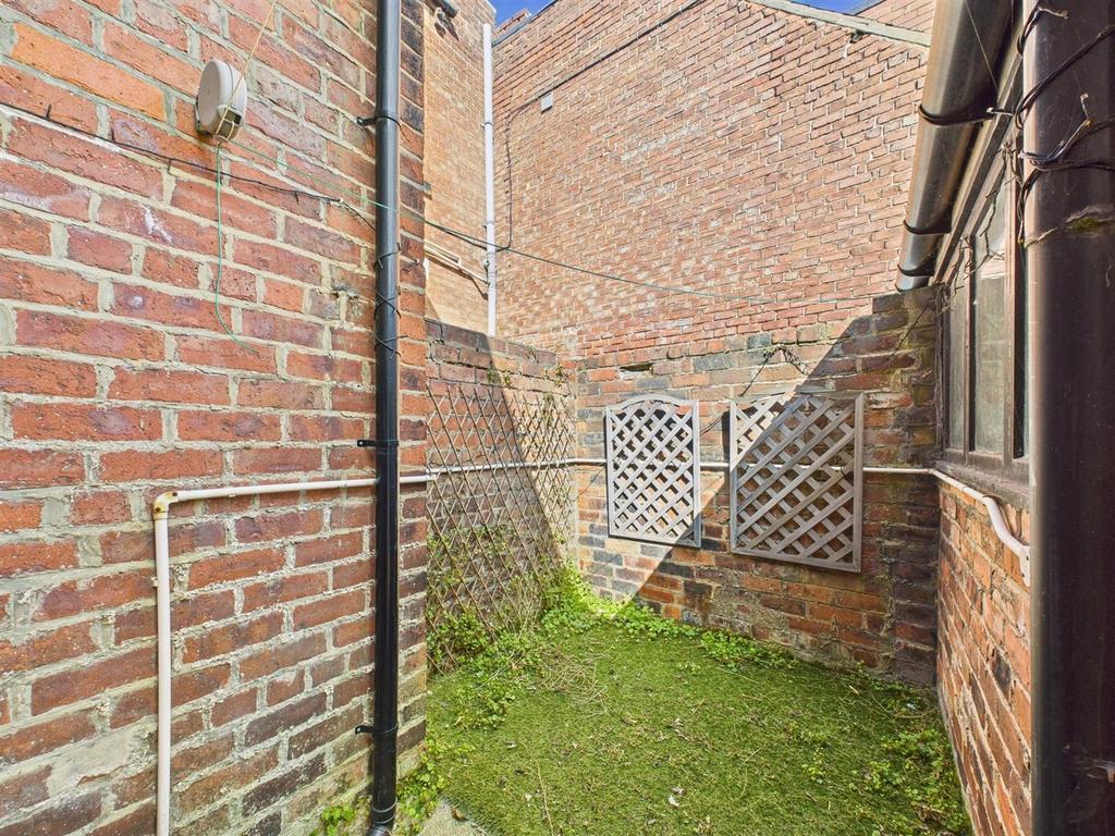 Yard 2.jpg