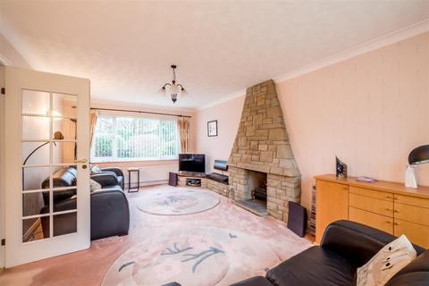6 Birchroyd Close, Huddersfield, HD2 2ES