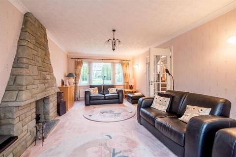 6 Birchroyd Close, Huddersfield, HD2 2ES