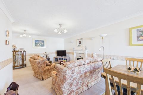2 bedroom apartment for sale, Hardaker Court, 319-323 Clifton Drive South, Lytham St. Annes, FY8