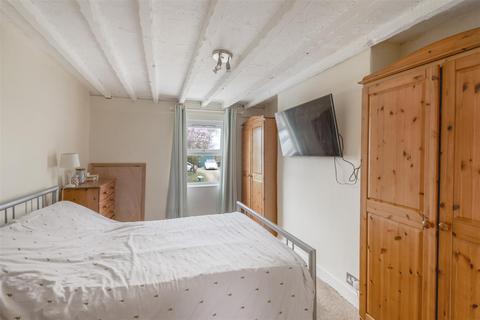 26 Addlestead Road, East Peckham, Tonbridge, TN12 5DN