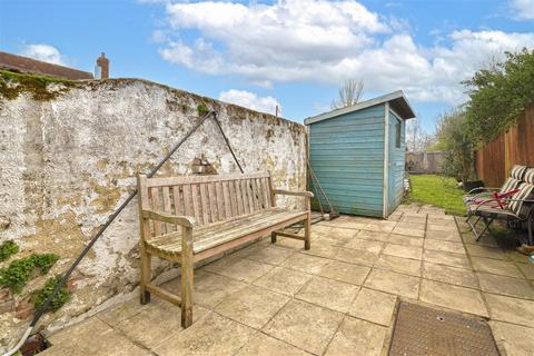 26 Addlestead Road, East Peckham, Tonbridge, TN12 5DN