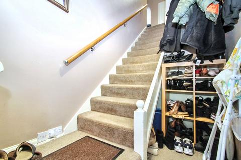 28 Pinn Close, Uxbridge, UB8 3TB