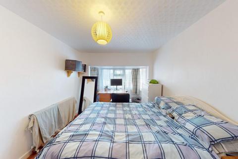 3 bedroom semi-detached house to rent, Goss Croft, Birmingham B29