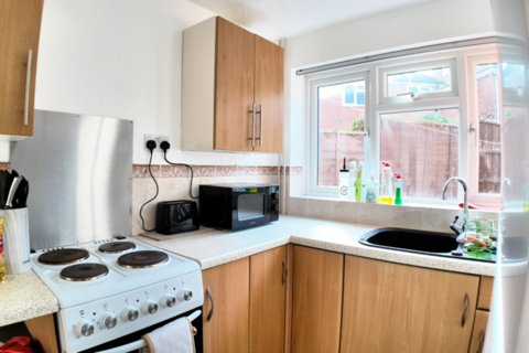 3 bedroom semi-detached house to rent, Goss Croft, Birmingham B29