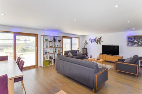 Seascape Chapel Hill, Porthtowan, Truro, TR4 8AS