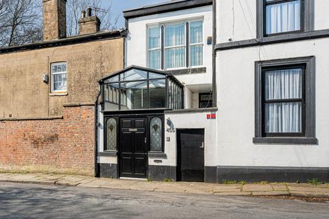 4 bedroom end of terrace house for sale