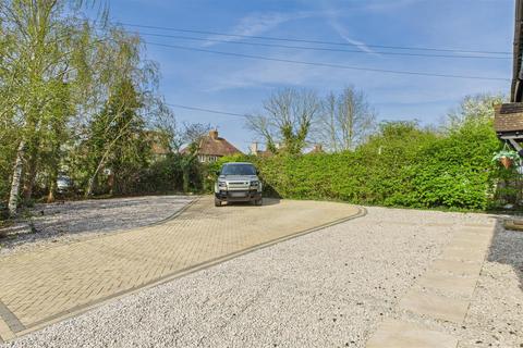 2 Allmains Close, Nazeing, Waltham Abbey, EN9 2LX