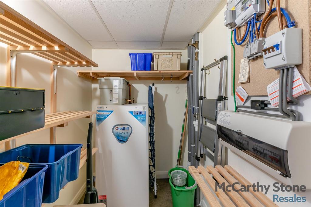 8641860-interior08.jpg