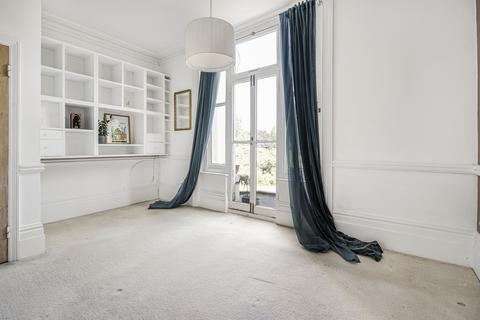 2 bedroom flat for sale, Forty Hill, Enfield EN2