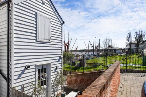 3 bedroom end of terrace house for sale, The Hythe, Maldon, Essex