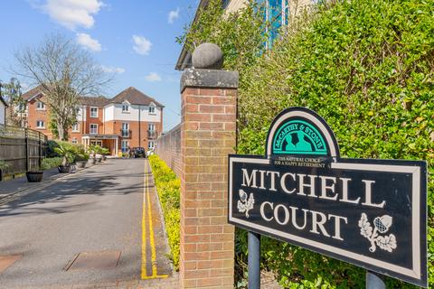 1 bedroom flat for sale, Massetts Road, Horley, Surrey, RH6
