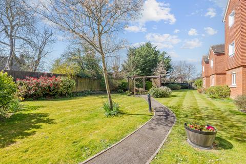 1 bedroom flat for sale, Massetts Road, Horley, Surrey, RH6
