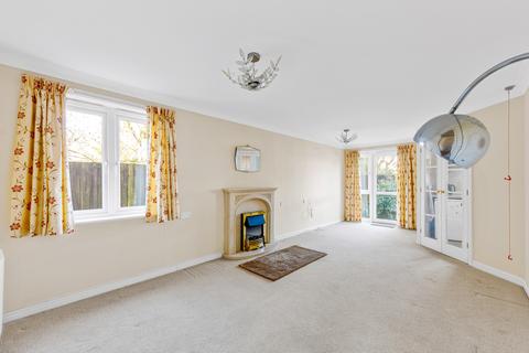 1 bedroom flat for sale, Massetts Road, Horley, Surrey, RH6
