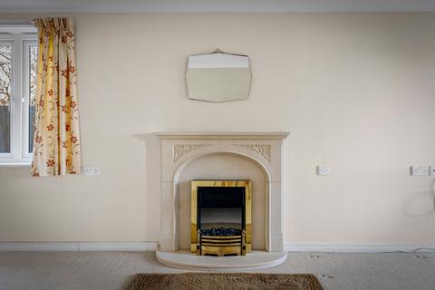 1 bedroom flat for sale, Massetts Road, Horley, Surrey, RH6