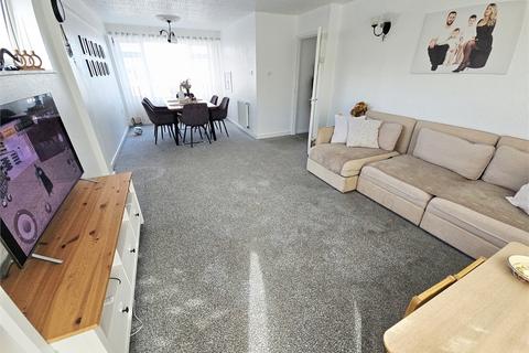 2 bedroom apartment for sale, Grand Drive, Leigh on sea, Leigh on sea,