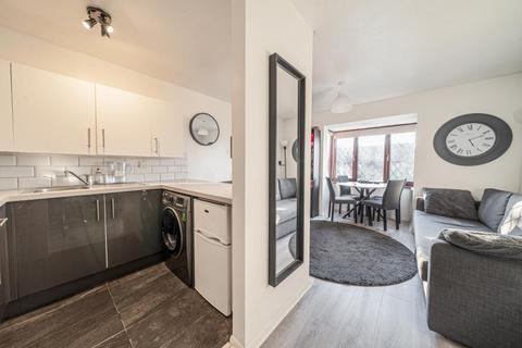 1 bedroom flat for sale, Slough,  Berkshire,  SL2