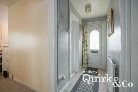 22 Willow Close, Canvey Island, SS8 9HQ